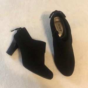 Coach and Four Black Fabric Fold Over Back Bow Heeled Bootie Size 8.5